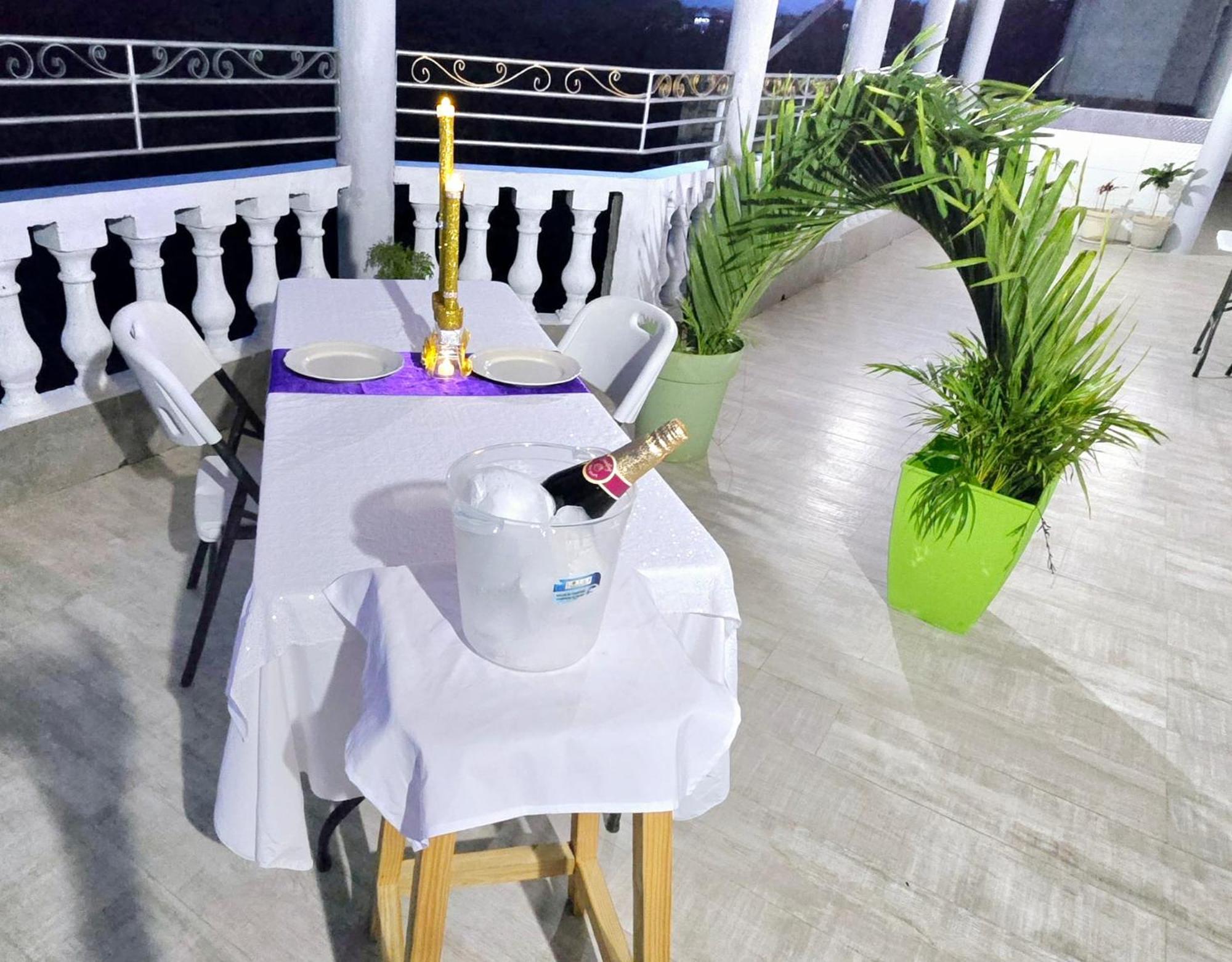 Misbhaven Resort And Spa Πορτ Αντόνιο Εξωτερικό φωτογραφία